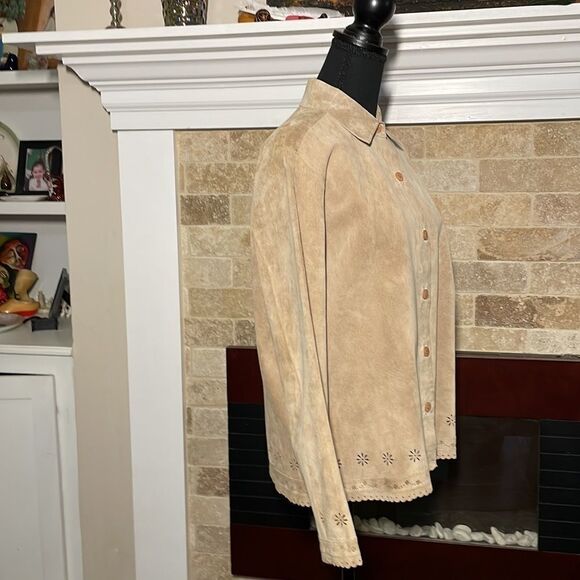 Vintage Draper’s and Damon’s button down suede shirt. - Picture 3 of 8